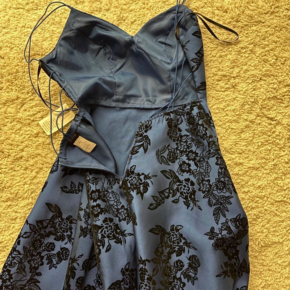 Royal Blue Skater Dress All Over Velvet Flowers Open Back Size 3/4 NEW $109 - Picture 10 of 10